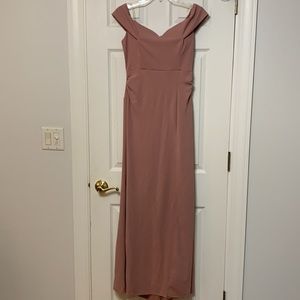 Women’s long dress. Emerald Sundae. Size M. NWT. Dusky rose color. Lightly lined
